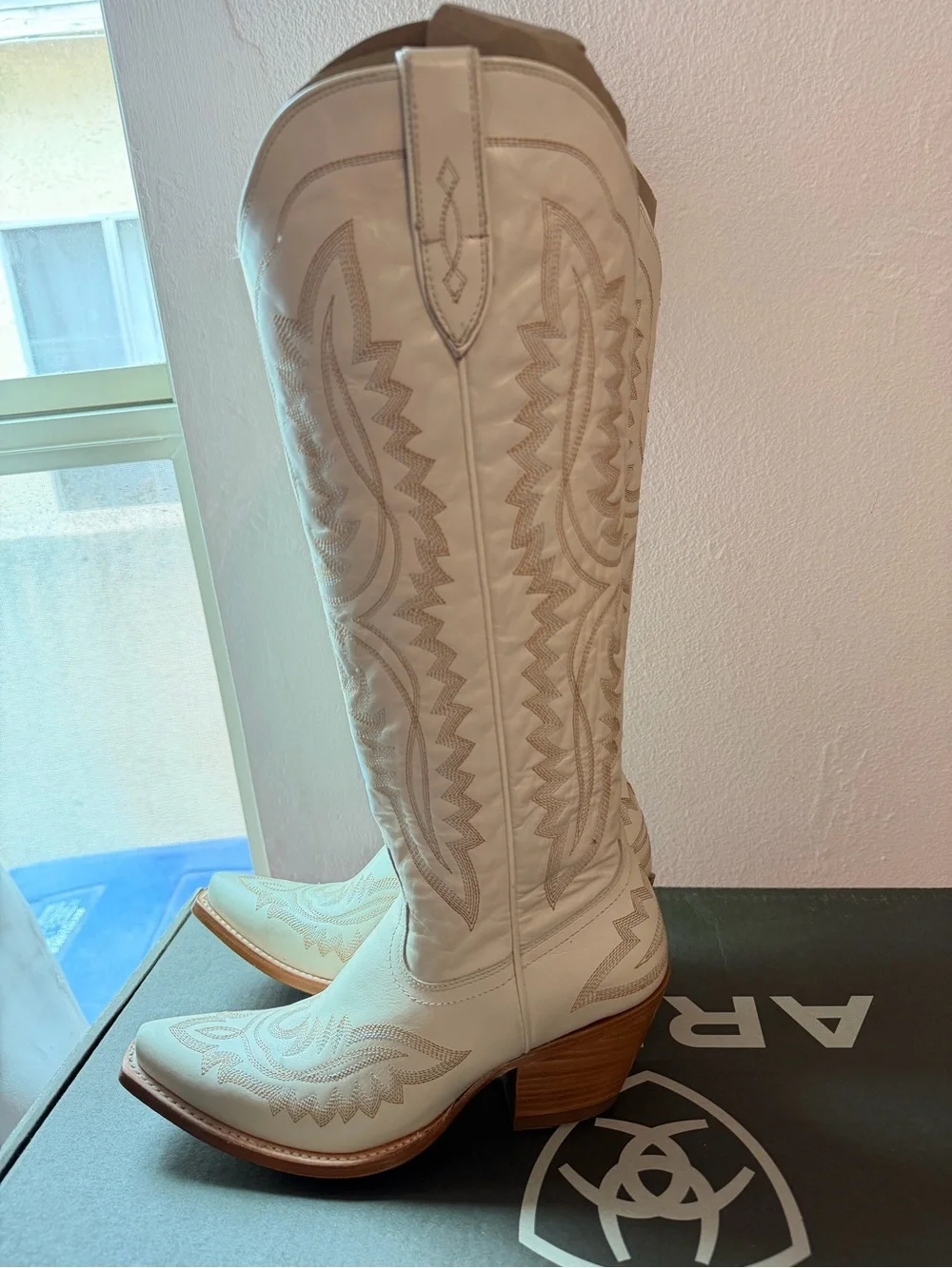 Ariat Cream Leather Western Boot